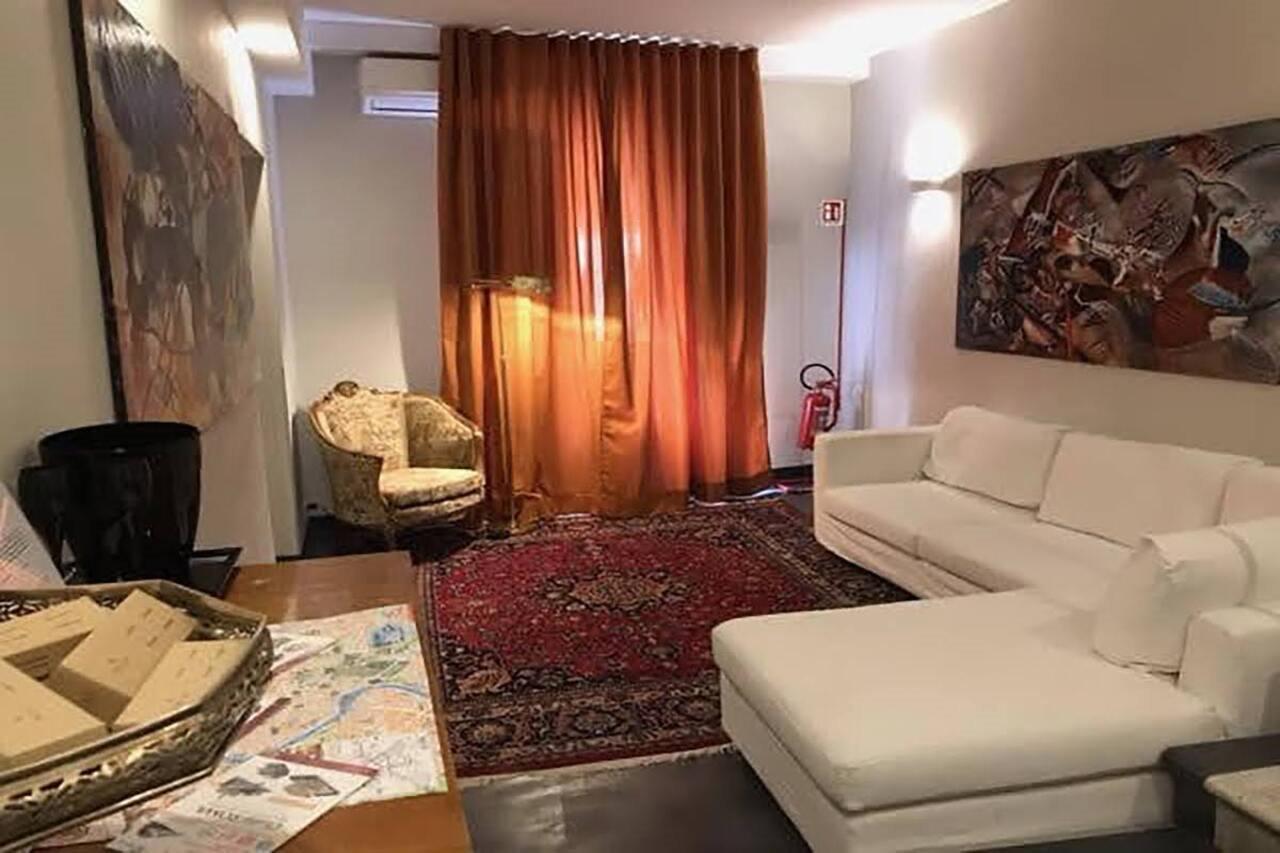 Room 94 Piazza Di Spagna Рим Екстер'єр фото